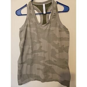 Athleta Momentum Camo‎ Tank Top, Olive Green Size M